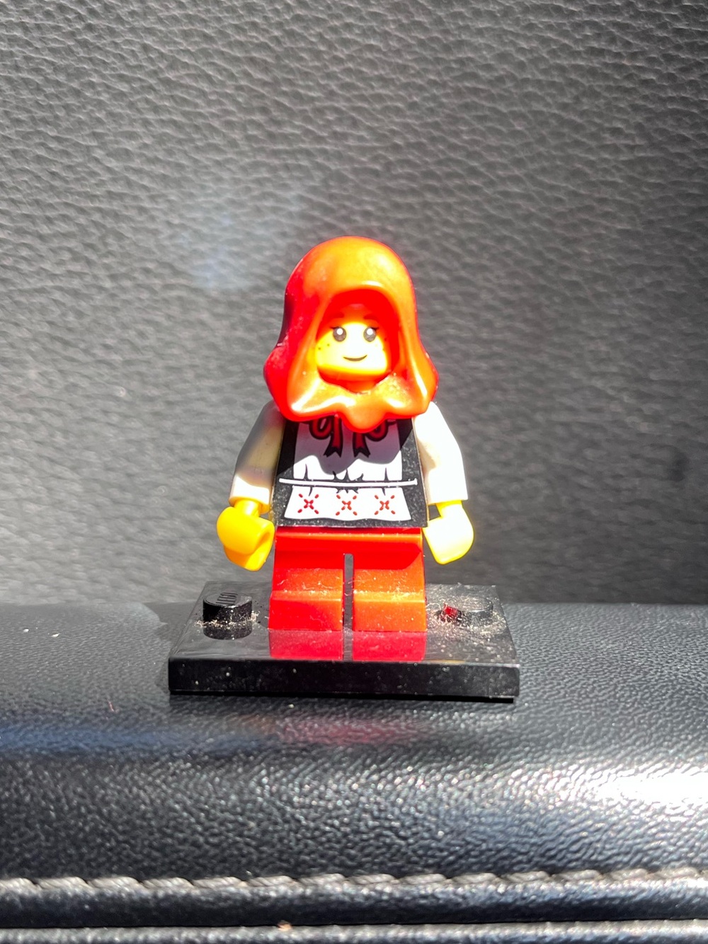 Collectible little red riding Hood visitor Grandma Series 7 Lego Minifigure